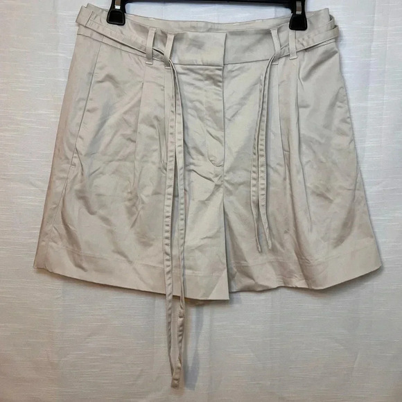 WHITE HOUSE BLACK MARKET High-Rise Pleated Shorts - Picture 2 of 7